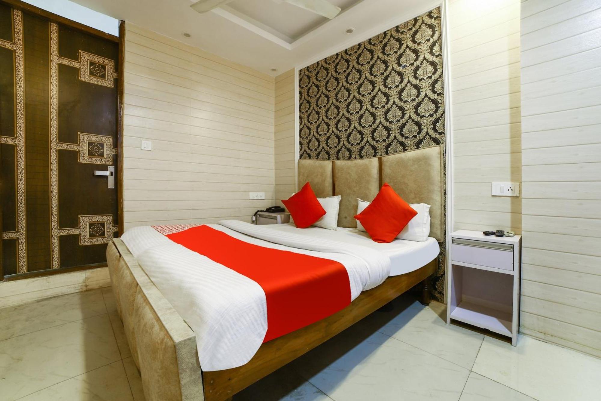 Hotel O Garg Inn New Delhi Ngoại thất bức ảnh