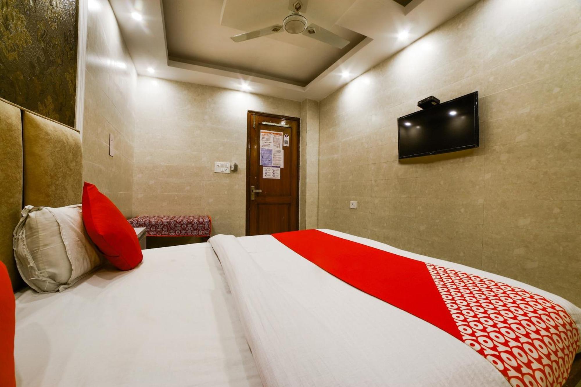 Hotel O Garg Inn New Delhi Ngoại thất bức ảnh